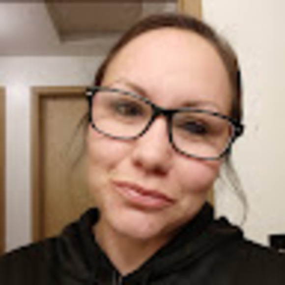 Meet your Posher, Monique - Picture 1 of 1